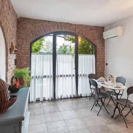 בית נופש Quaint Mansion In With Garden