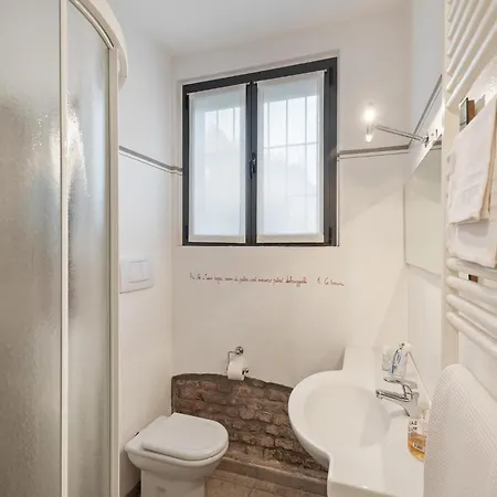 בית נופש Quaint Mansion In With Garden *